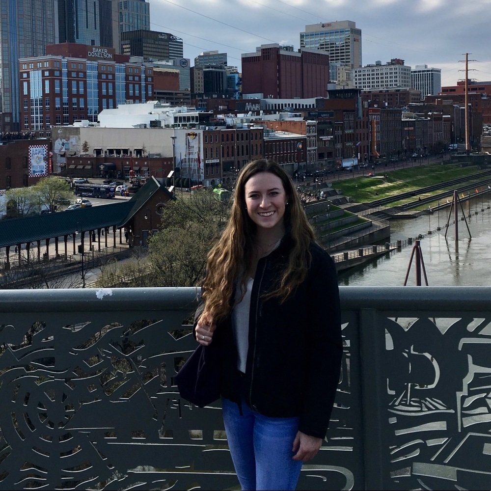 Meet your Posher, Stephanie